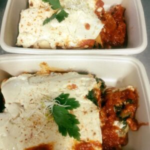 Kinderportie : Enchiladas met fijne groente, zwarte boontjes, tex mex tomatensaus en cashewroom(vegan)